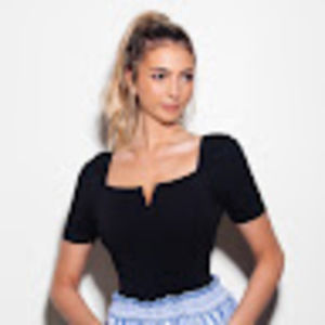 Meet your Posher, Elizabeth